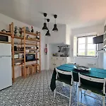Maria Saudade - Bright & Spacious With Views In The Heart Of