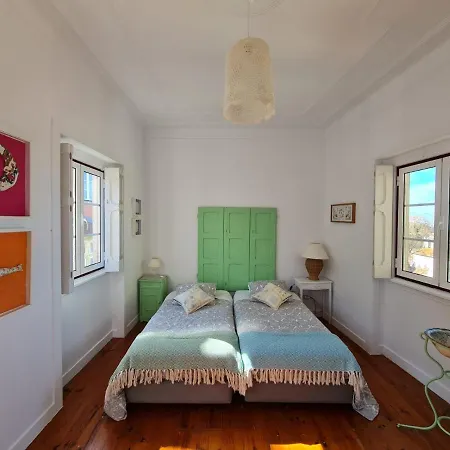 Maria Saudade - Bright & Spacious With Views In The Heart Of Appartement Sintra