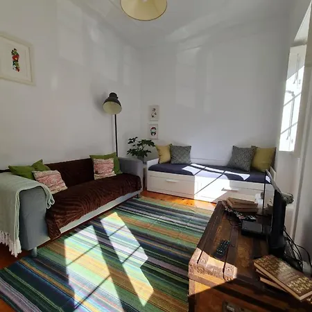 Maria Saudade - Bright & Spacious With Views In The Heart Of