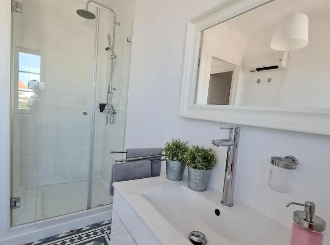 Maria Saudade - Bright & Spacious With Views In The Heart Of شقة سينترا