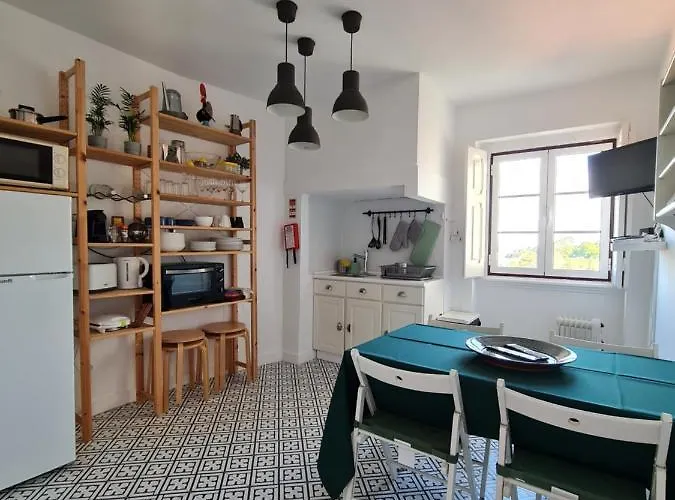 Maria Saudade - Bright & Spacious With Views In The Heart Of